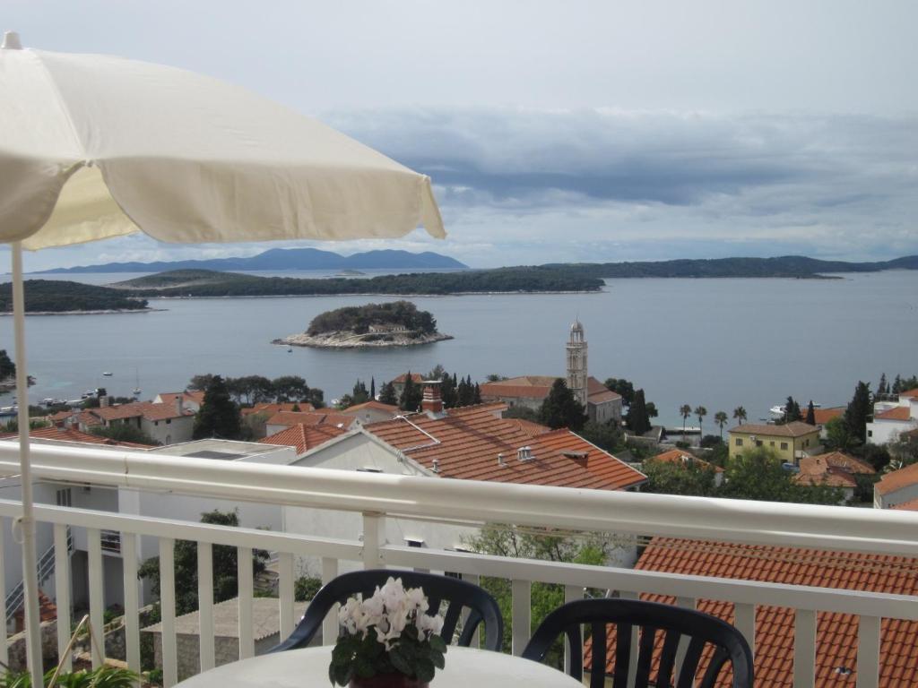 Apartments Kresic Hvar Town Exterior foto